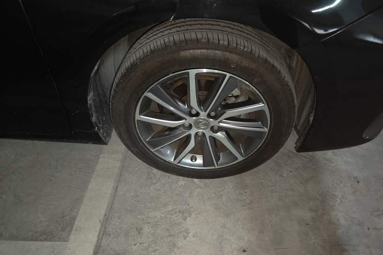 Used Lexus ES 2017 300h Mark Levinson Comfort Edition