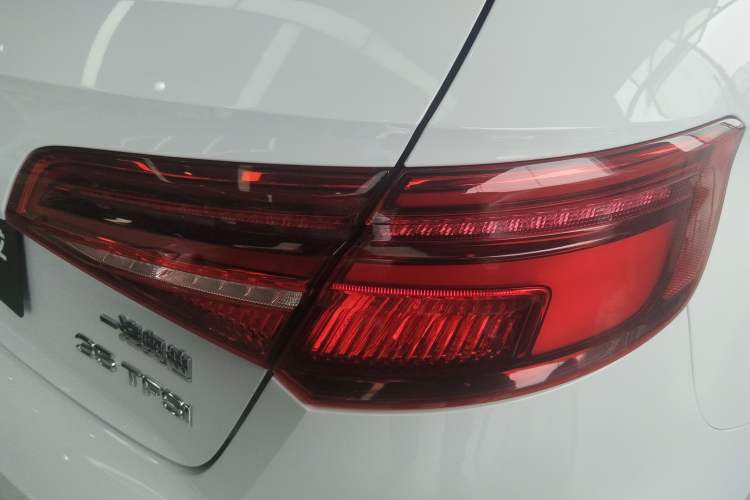 Used Audi A3 2020 Sportback 35 TFSI Fashion Edition China VI Emission Standard Right Rear Taillight