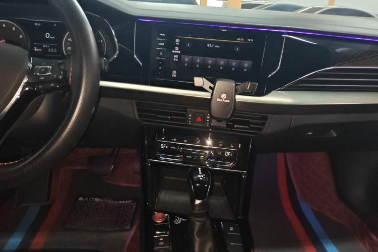 Used Volkswagen Passat 2020 Facelift 330TSI Elite Edition China VI Standard Audio And AC Panel