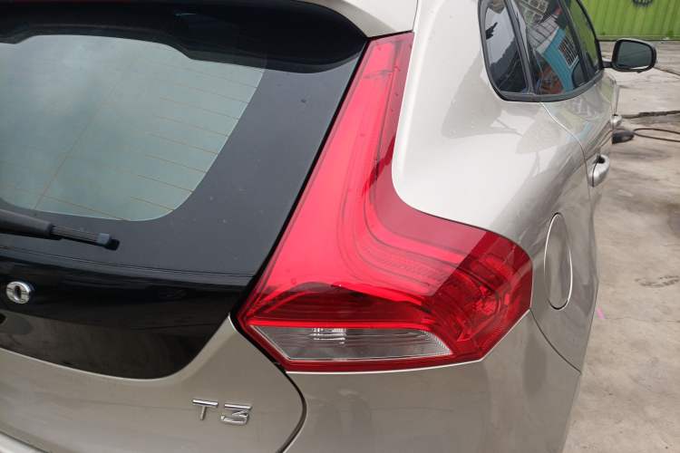 Used Volvo V40 2017 T3 Zhiyi Edition