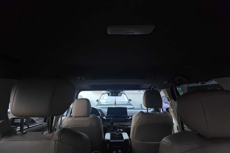 Used Toyota SIENNA 2023 2.5L Hybrid Deluxe Edition Headliner