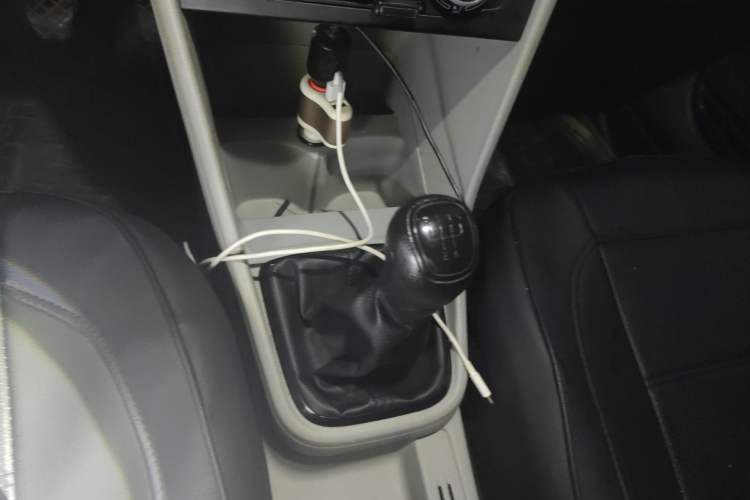 Used Skoda Rapid 2016 1.6L Manual Front-Wheel-Drive Version Gear Lever