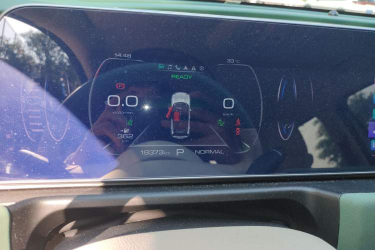 Used ORA Good Cat 2023 401 km Standard Range Luxury Version Lithium Iron Phosphate Instrument Cluster