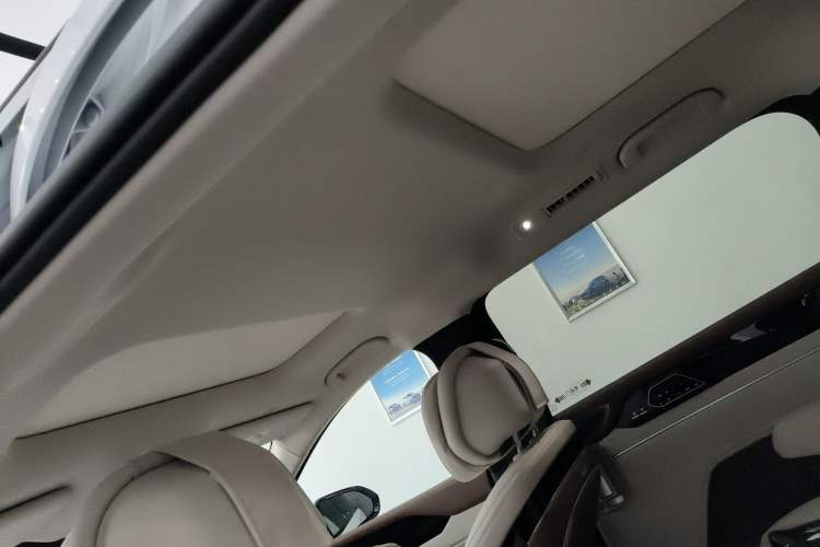 Used BYD Xia 2025 DM-i 1.5T 180km Beyond Edition
