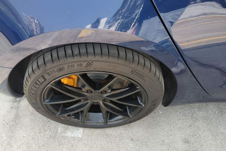 Used Tesla Model 3 2019 Long-Range Rear-Wheel-Drive Version
