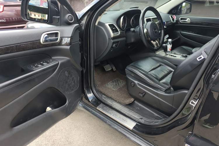 Used Jeep Grand Cherokee 2011 3.6L Comfort Edition