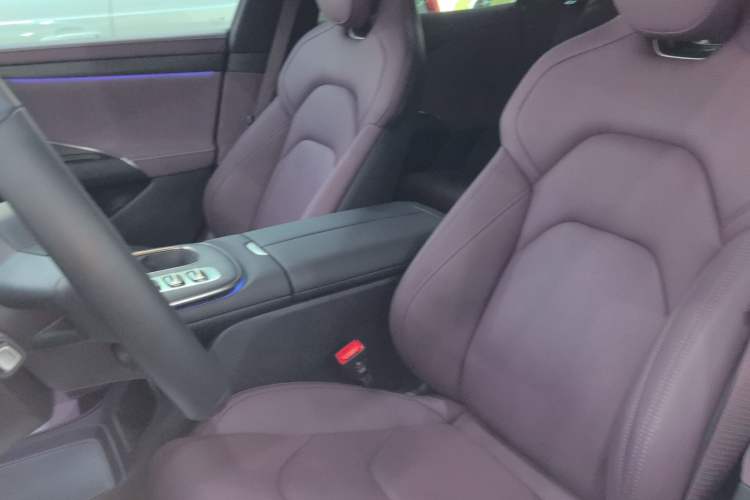 Used Xiaomi Auto SU7 2024 Four-Wheel Drive Ultra-Long Range Advanced Intelligent Driving Max Edition
