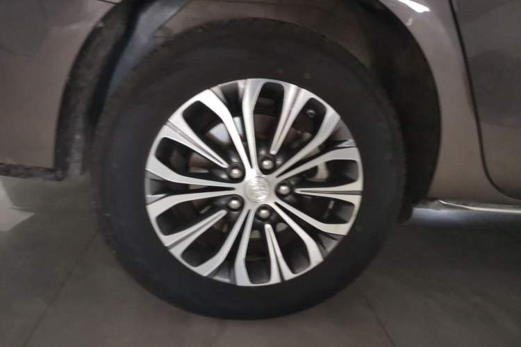 Used Buick GL8 2023 Land Executive Class Comfort Model Exterior 5