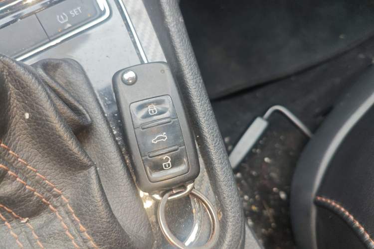 Used Volkswagen Lavida 2014 1.4TSI DSG Sport Edition