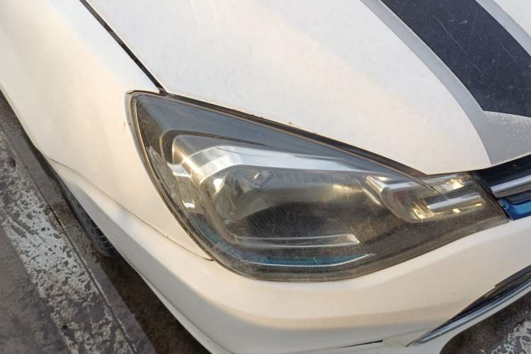 Used Soueast V3 Lingyue 2015 1.5L Manual Style Edition Right Front Headlight