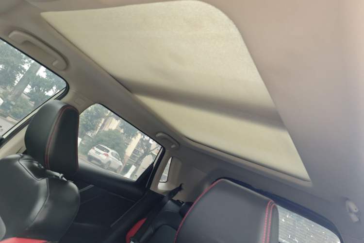 Used Venucia T60 2020 1.6L CVT Smart Drive Version China VI Standard
