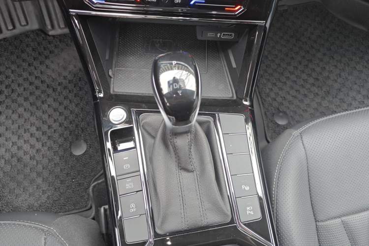 Used Volkswagen Passat 2023 Restyled 330TSI Starry Luxury Edition
