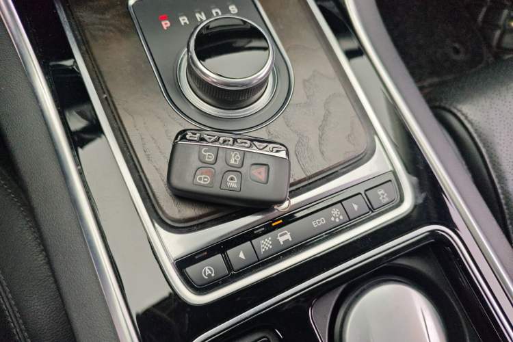 Used Jaguar XFL 2017 XFL 2.0T 200PS Luxury Edition
