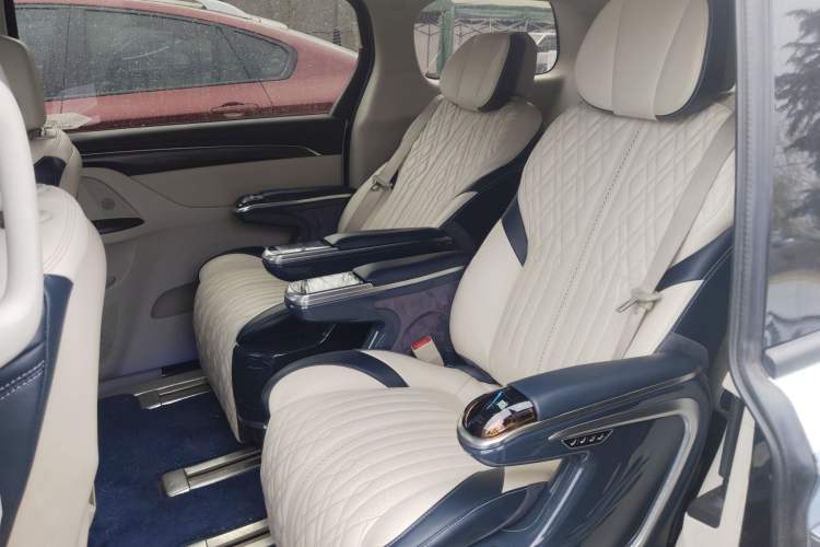 Used Buick GL8 2021 ES Landtrek 653T Comfort Edition