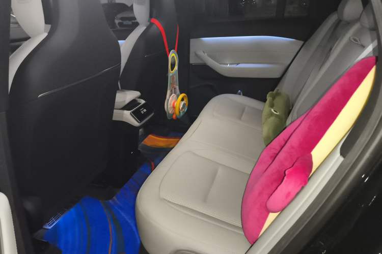 Used Nio ES6 2023 75 kWh Left Rear Seat