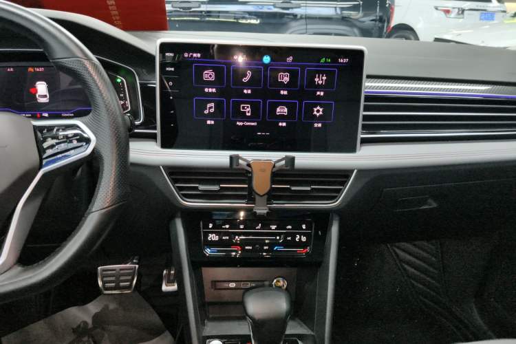 Used Volkswagen Tiguan L 2023 330TSI Automatic Two-Wheel Drive R-Line Flagship Edition Audio And AC Panel