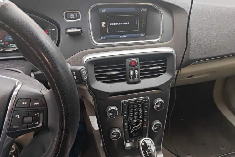 Used Volvo V40 2013 2.0T Zhiya Edition