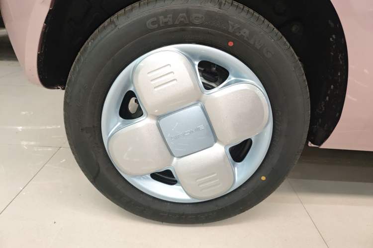 Used Geely Galaxy Panda 2024 Panda Mini 200km Endurance Bear
