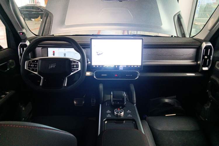 Used JETOUR Traveler 2023 2.0T All-Wheel-Drive CrossPRO Center Console