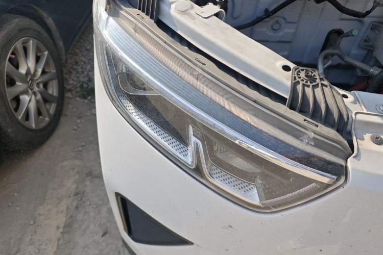 Used Wuling Yangguang 2024 300KM Comfort Version Passenger Van 75kW
