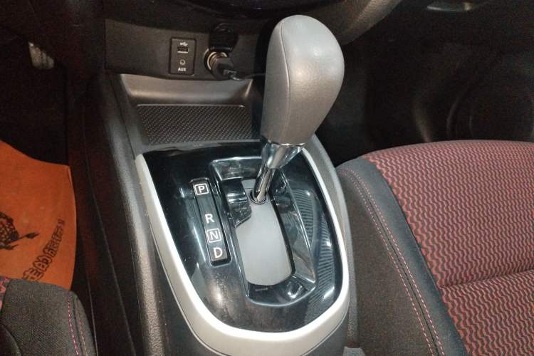 Used Nissan Qashqai 2016 2.0L CVT Elite Edition Gear Lever