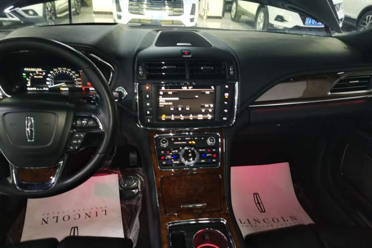 Used Lincoln Continental 2019 2.0T Two-Wheel Drive Prestige Version China VI Standard
