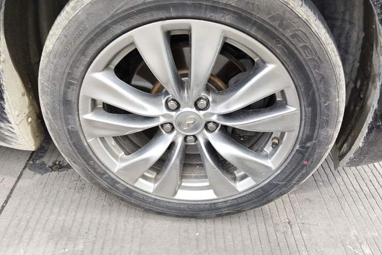 Used Infiniti M Series 2012 M25L Elegance Edition
