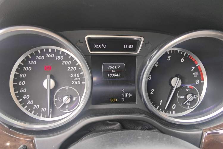 Used Mercedes-Benz M-Class 2014 ML 400 4MATIC Luxury Model
