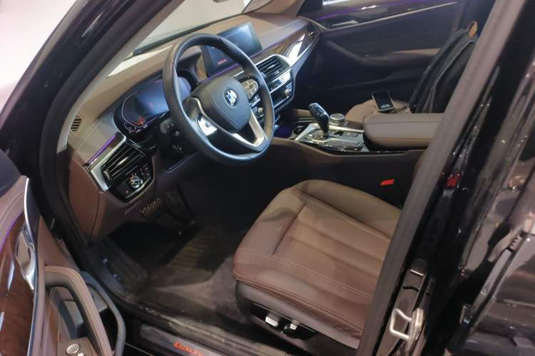 Used BMW 5 Series 2020 525Li Luxury Package Left Front Seat