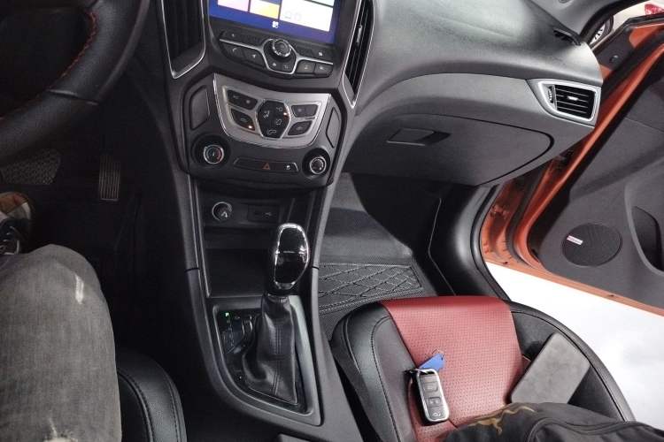 Used Chery Arrizo 5 2017 1.5L CVT Deluxe Edition Gear Lever