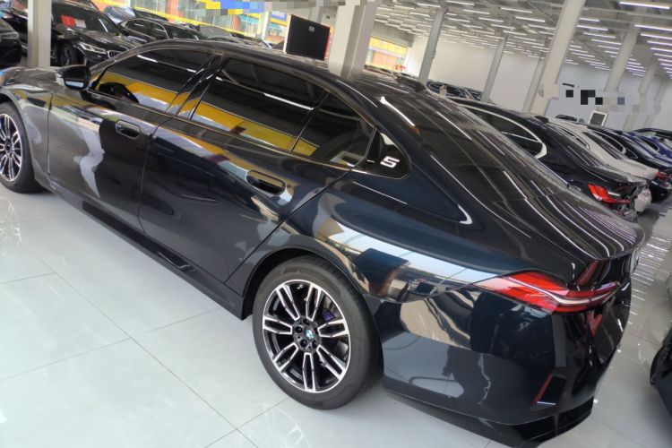 Used BMW 5 Series 2025 525Li M Sport Package Rear Left 45 Deg