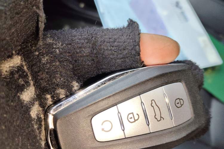 Used Geely Auto Haoyue 2020 1.8TD DCT Luxury 7-Seater Vehicle Key