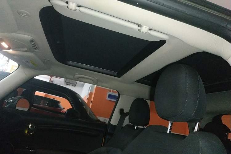 Used MINI MINI 2016 1.5T COOPER Avant-Garde