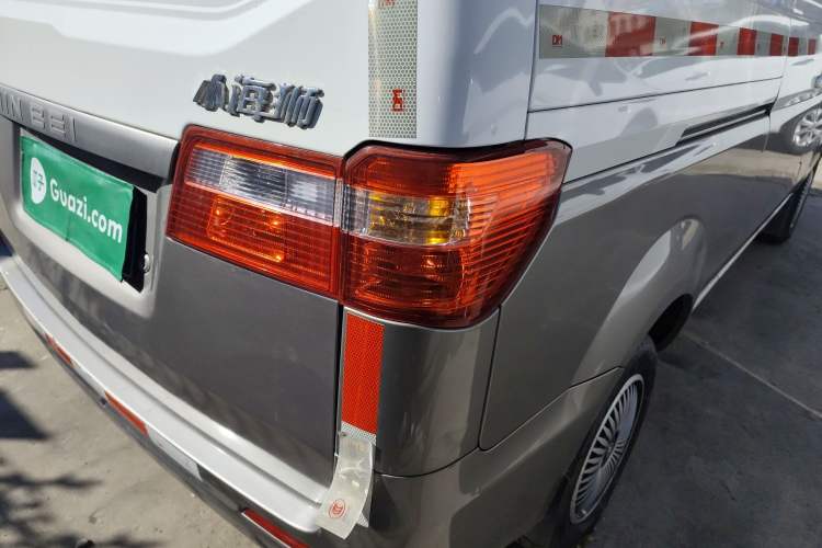 Used Jinbei Hiace X30 2021 1.5L Wealthy Single-Steaming Air-Conditioned Van China VI Standard SWC15M