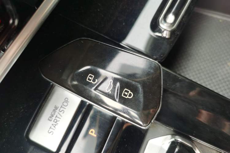 Used Volkswagen Talagon 2023 Facelift 380TSI All-Wheel-Drive Luxury Jiajing Pro 6-Seater Vehicle Key