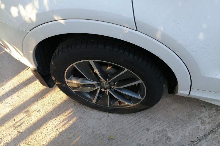 Used Audi Q3 2016 40 TFSI quattro all-wheel drive style model