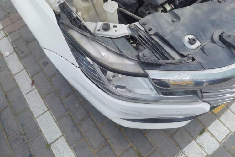 Used Soueast A5 Wing Dance 2019 1.5L Manual Flagship Version China V Standard Right Front Headlight