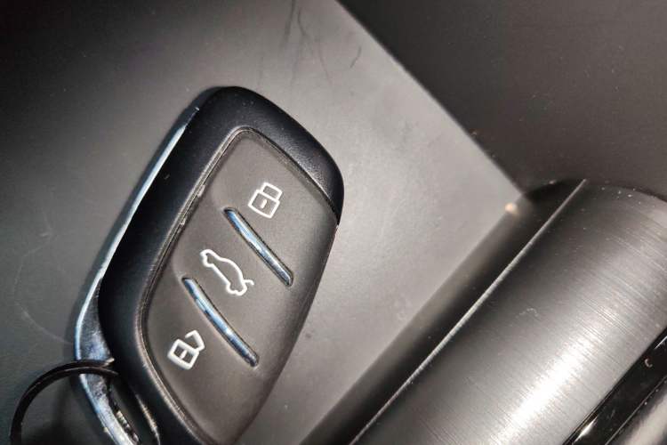 Used Roewe i5 2026 Model 1.5L Manual Comfort Version Interior 1