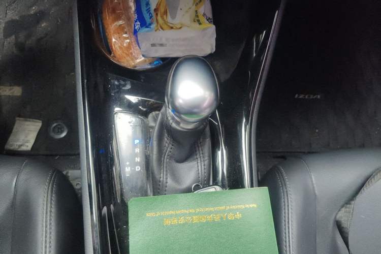 Used Toyota IZOA 2018 2.0L Yichi Version China VI Standard