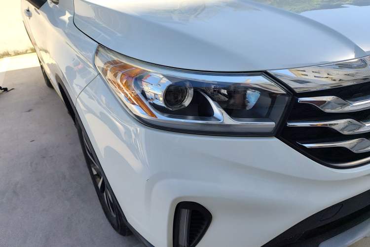 Used GAC Trumpchi GS4 2018 235T Automatic Two-Wheel Drive Elite Edition Right Front Headlight