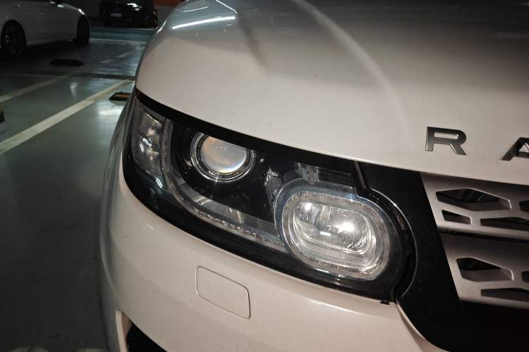 Used Land Rover Range Sport 2015 3.0 SC V6 HSE Right Front Headlight