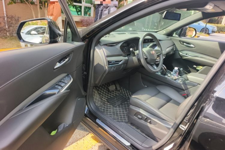 Used Cadillac XT4 2022 28T Two-Wheel-Drive Luxury Version
