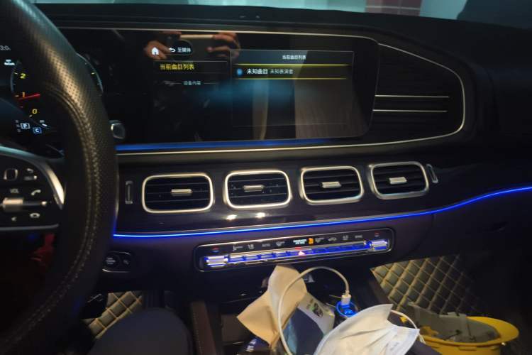 Used Mercedes-Benz GLE 2023 GLE 350 4MATIC Stylish Model Audio And AC Panel