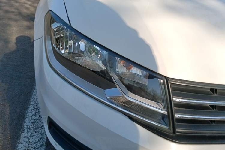 Used Volkswagen Santana 2016 1.6L Manual Fashion Edition Right Front Headlight