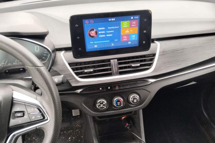 Used Baojun 360 2018 1.5L Manual Elite Version National V Audio And AC Panel