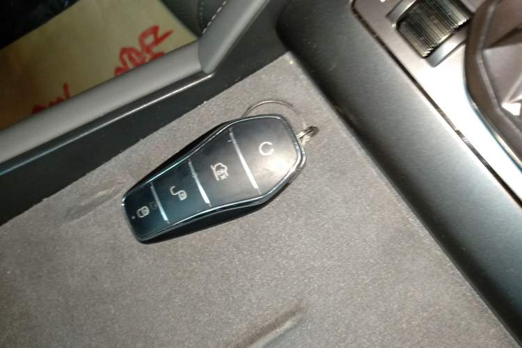 Used BYD Qin L 2025 DM-i Smart Drive 120KM Superior Model Vehicle Key