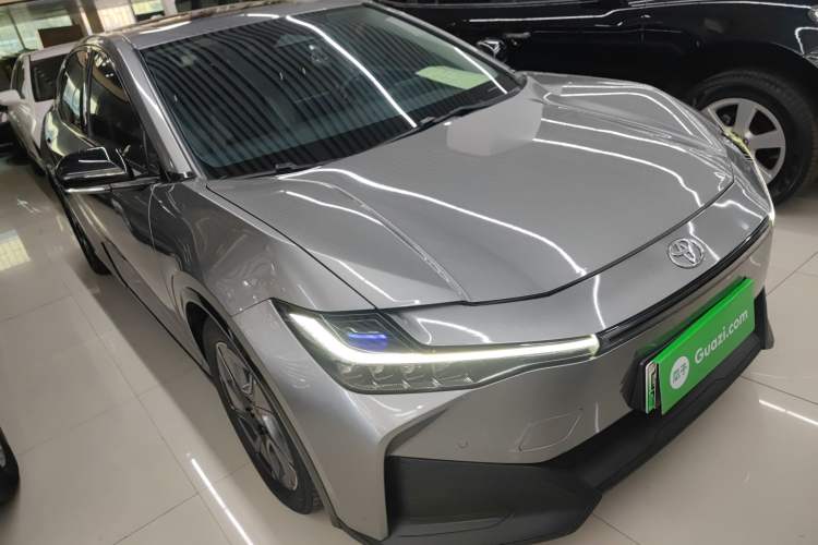 Used Toyota bZ3 2023 616 km Long-Range PRO
