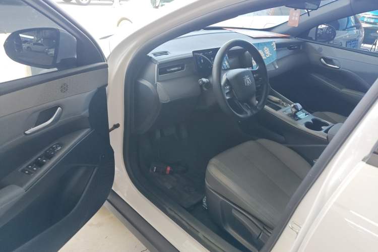 Used BYD Qin PLUS 2025 DM-i Smart Drive 55KM Leading Model