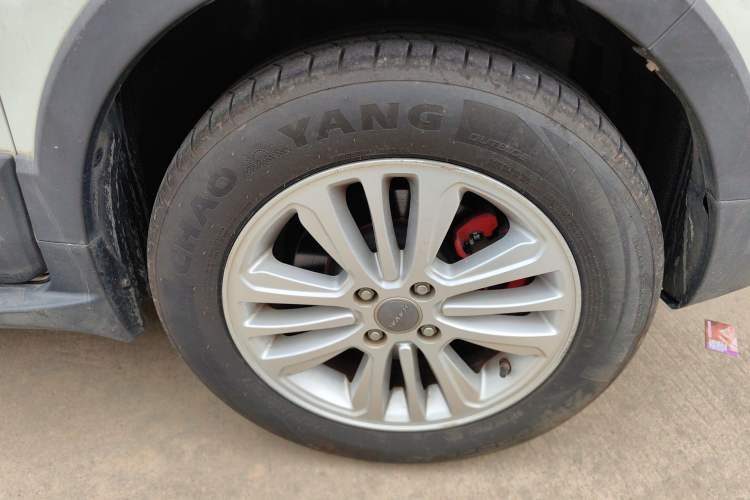 Used Haval H1 2016 Revised Version Blue Badge 1.5L AMT Standard Edition Right Front Wheel Hub