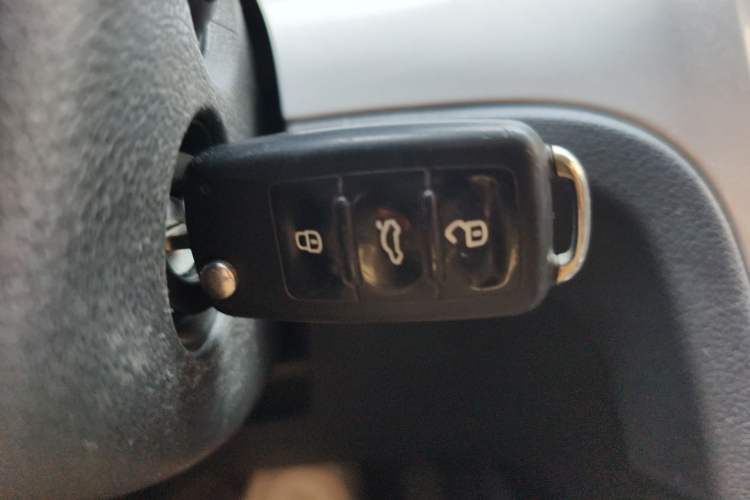 Used Volkswagen Lavida 2015 1.6L Automatic Fashion Edition
